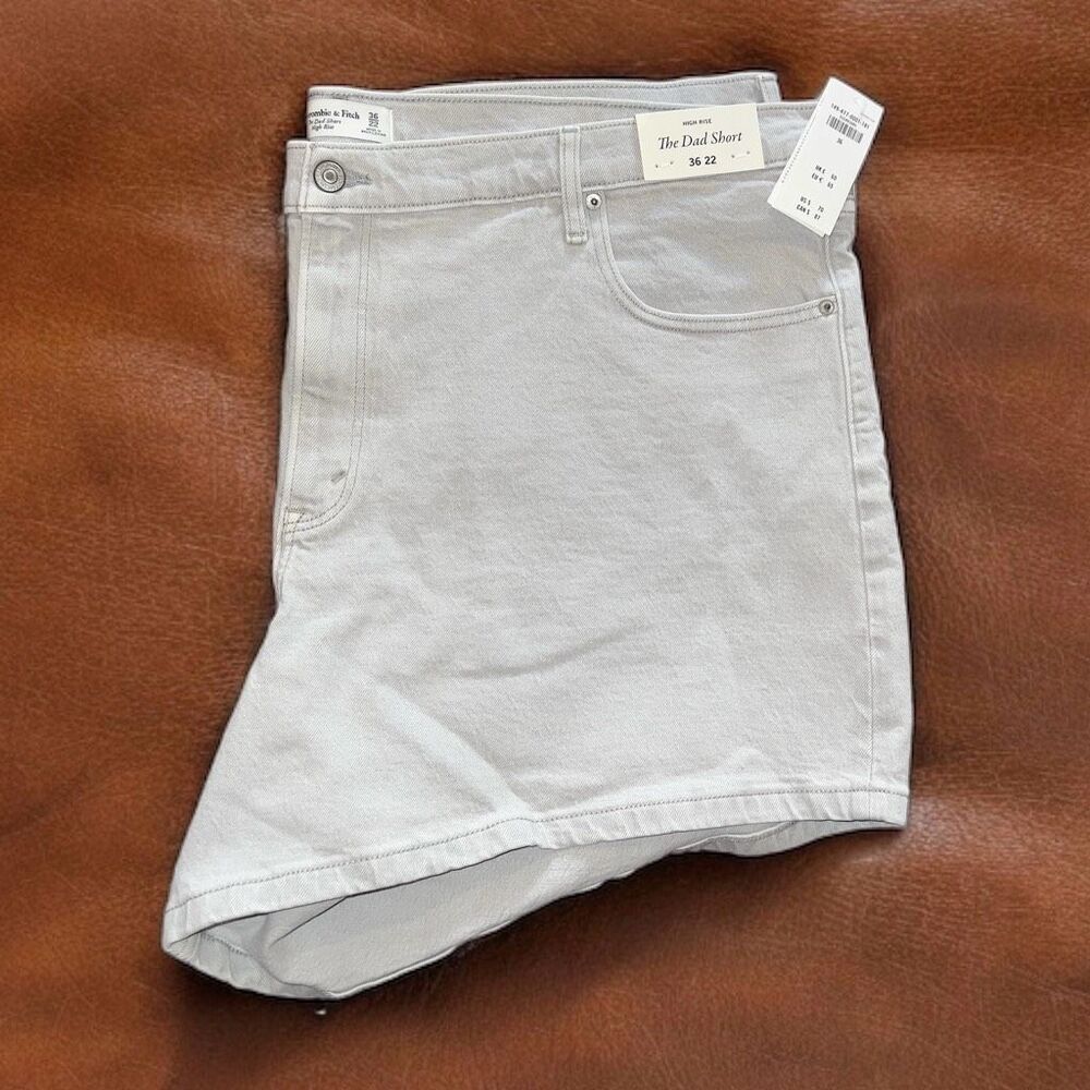 NWT Abercrombie & Fitch (36/22/3X) Women's High Rise Dad Short - Gray Denim Plus